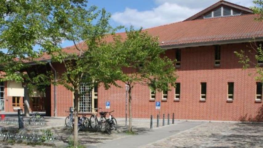  Lehrer-Paul-Bester-Halle